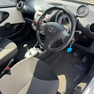 2013 Toyota AYGO 1.0 VVT-i Move MultiMode Euro 5 5dr HATCHBACK Petrol Automatic - Image 2