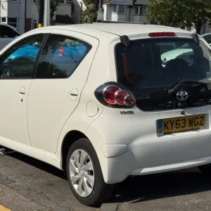 2013 Toyota AYGO 1.0 VVT-i Move MultiMode Euro 5 5dr HATCHBACK Petrol Automatic - Image 8