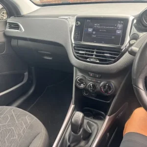 2015 Peugeot 2008 1.2 PureTech Active 5dr HATCHBACK Petrol Manual - Image 8