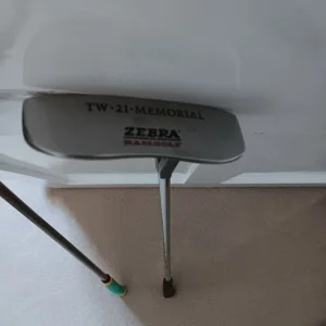 Two putters, £20 each - Image 6