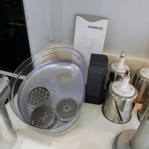 New Kenwood Titanium Food Processor with assessories - Image 4