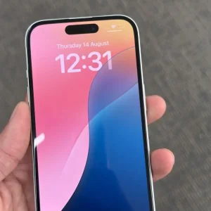 iPhone 15 - Mint Condition, 128GB, Green - Image 4