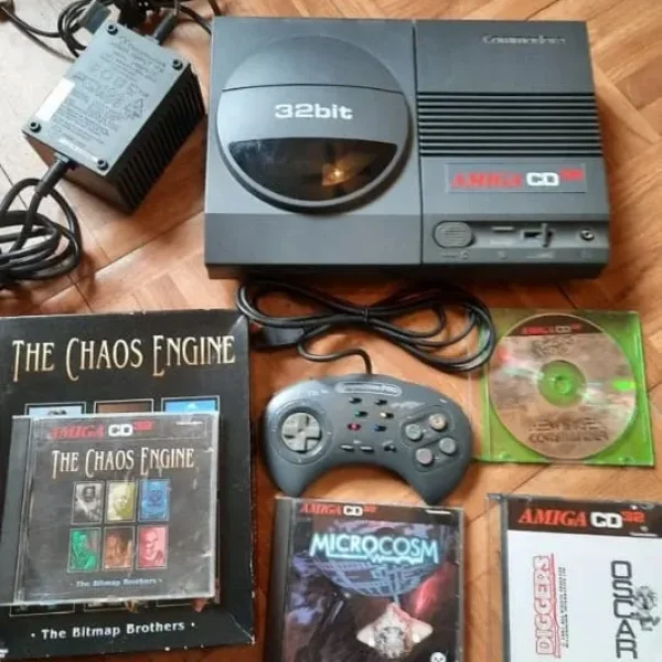 Commodore Amiga CD32 game console + games