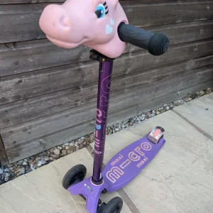 Micro Maxi scooter with light up wheels and unicorn head - Image 2
