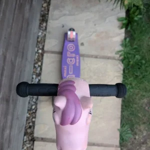 Micro Maxi scooter with light up wheels and unicorn head - Image 4