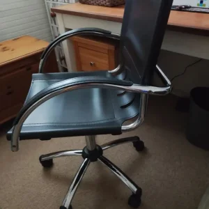 Black office/Desk Chair in Black/Chrome - Image 3
