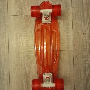 Mellow Skateboard with light up wheels - Image 3