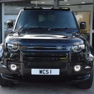 Land Rover Defender 3.0 D350 MHEV X-Dynamic HSE Hard Top SUV 3dr Diesel Auto 4WD SWB Euro 6 (s/ ... - Image 3