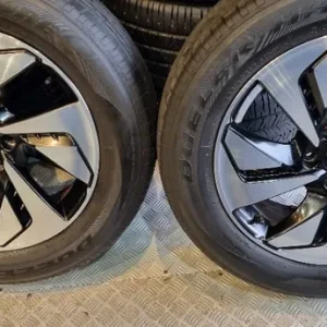 Honda CRV Genuine 18 alloy wheels + 4 x tyres 225 60 18 - Image 2