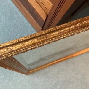 VINTAGE QUALITY MIRROR 81.5 x 55.5 CM ETCHED HORSES / PLOUGH / HOUSE GOLD FRAME BEVELLED EDGES - Image 3