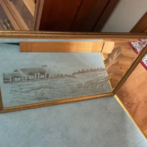 VINTAGE QUALITY MIRROR 81.5 x 55.5 CM ETCHED HORSES / PLOUGH / HOUSE GOLD FRAME BEVELLED EDGES - Image 4