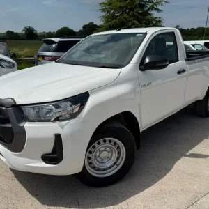 2021 Toyota Hilux 2.4 D-4D Active Narrow Body Pickup 2dr Diesel Manual 4WD Euro 6 (150 ps) Pick U... - Image 3