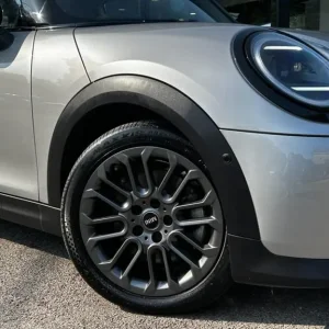 2024 MINI Hatch 2.0S Classic Hatchback 3dr Petrol Steptronic Euro 6 (s/s) (204 ps) HATCHBACK Petr... - Image 6