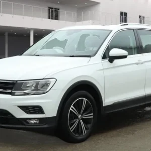 VOLKSWAGEN TIGUAN 2.0 TDI SE Navigation 2017 - Image 3