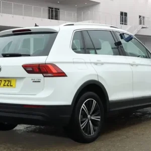 VOLKSWAGEN TIGUAN 2.0 TDI SE Navigation 2017 - Image 6