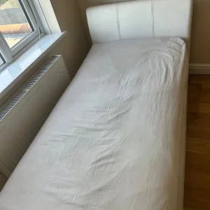 Single bed and mattress - Image 2