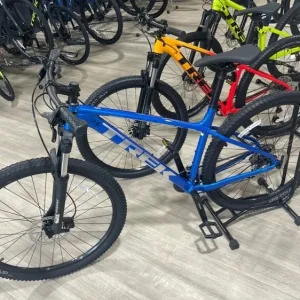 Trek Marlin 6 hardtail mountain bike - Image 2