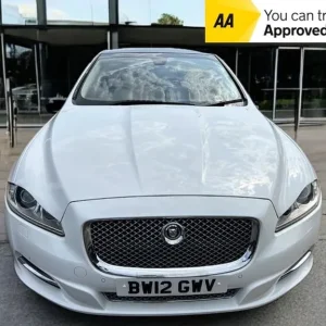 Jaguar SEDAN 5 LITRE - Image 5