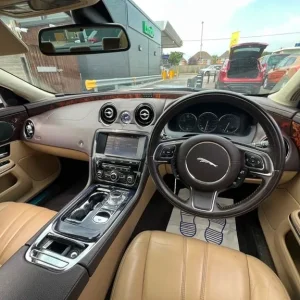 Jaguar SEDAN 5 LITRE - Image 6