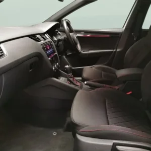 2020 Skoda Octavia 2.0 TSI GPF vRS Estate 5dr Petrol DSG Euro 6 (s/s) (245 ps) - PADDLE SHIFT Es... - Image 4