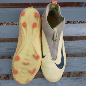 Nike football boots - Image 3