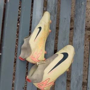 Nike football boots - Image 4