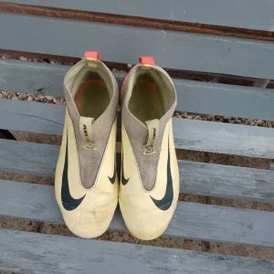 Nike football boots - Image 5