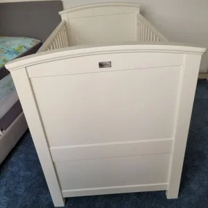 Silvercross cot bed