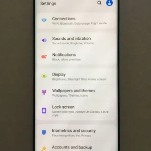 Samsung Galaxy S8 *UNLOCKED* in Very Nice Condition (64GB) - Image 6