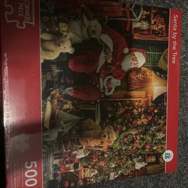 Corner piece Santa by the tree