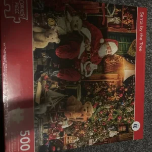 Corner piece Santa by the tree