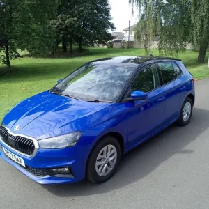 Skoda Fabia SE comfort 1.0 mpi 5 door hatchback 2023 / blue with black roof - Image 4