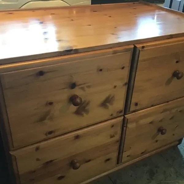 Chest of drawers