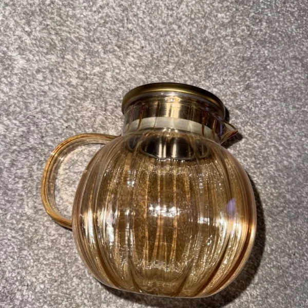 Medium sized teapot