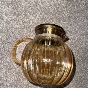 Medium sized teapot