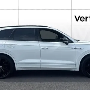 2021 Volkswagen Touareg 3.0 V6 TDI 4Motion Black Edition 5dr Tip Auto Diesel Estate Estate Diesel... - Image 5