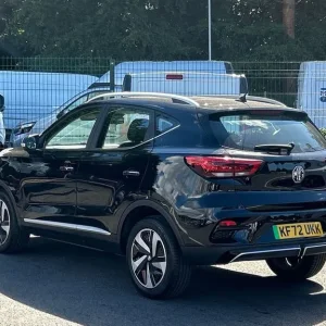 2022 MG MG ZS 72.6kWh Trophy Connect Long Range Auto 5dr SUV ELECTRIC Automatic - Image 3