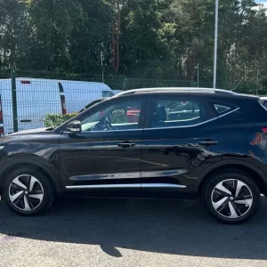 2022 MG MG ZS 72.6kWh Trophy Connect Long Range Auto 5dr SUV ELECTRIC Automatic - Image 6