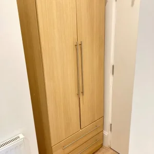 IncludesBills StudioType ShowerWC BedRoomOpenKitchenette Share Cooking Kitchen VeryNearTubeBusShops - Image 3