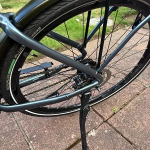 Giant daily tour e+ electric bike excellent condition - Image 8