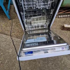 Indesit slimline dishwasher - Image 2