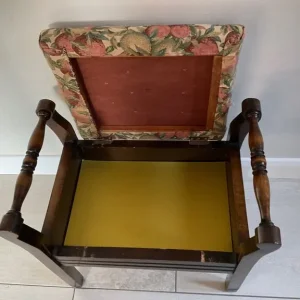 Beautiful upholstered piano stool - Image 5
