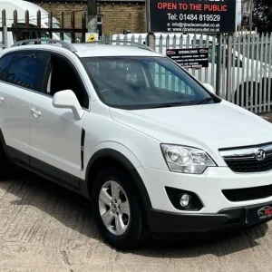 2013 Vauxhall Antara 2.4 Exclusiv 2WD Euro 5 5dr HATCHBACK Petrol Manual - Image 4
