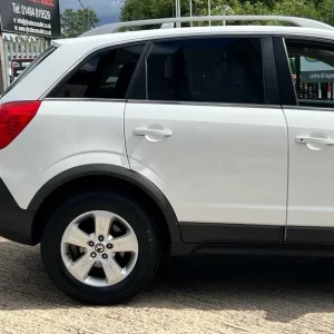 2013 Vauxhall Antara 2.4 Exclusiv 2WD Euro 5 5dr HATCHBACK Petrol Manual - Image 7