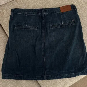 Tommy Hilfiger Skirt Size M - Image 3