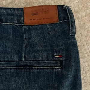 Tommy Hilfiger Skirt Size M - Image 4