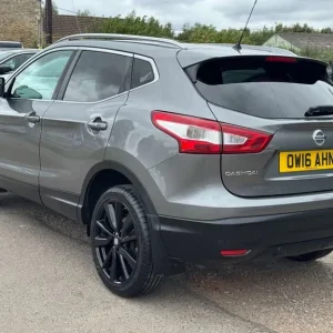 2016 Nissan Qashqai 1.5 Qashqai Tekna dCi 5dr SUV Diesel Manual - Image 6