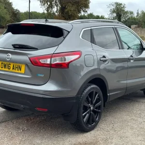 2016 Nissan Qashqai 1.5 Qashqai Tekna dCi 5dr SUV Diesel Manual - Image 8