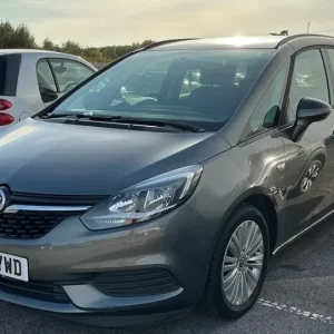 2017 Vauxhall Zafira 1.4T Design 5dr with 7 seats - Image 3