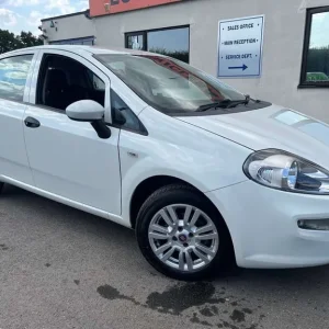 2017 Fiat Punto 1.2 Punto Pop+ 5dr Hatchback Petrol Manual - Image 2